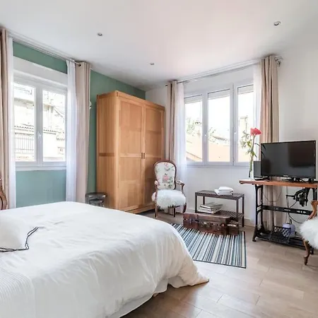 Jolie Maison Parisienne Jardin Porte De Montreuil Bagnolet Exterior foto